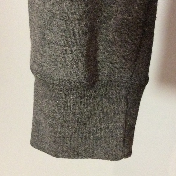 Basic Editions Gray T-Shirt - Picture 4 of 5